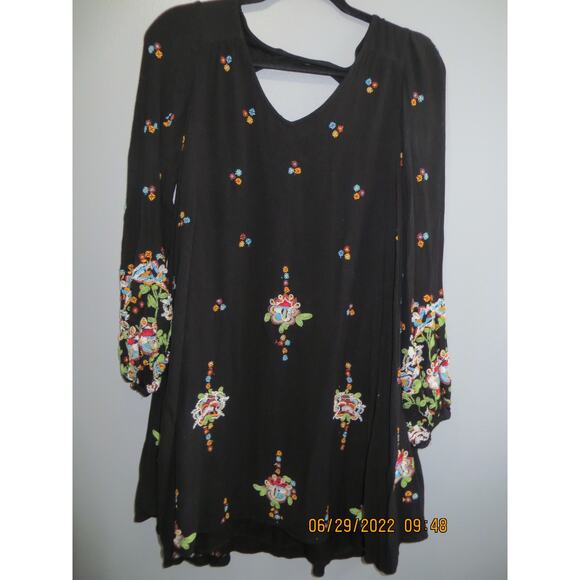 FREE PEOPLE Oxford Black Boho Mini Dress‎ w/ Embroidery Size XS - Picture 3 of 5